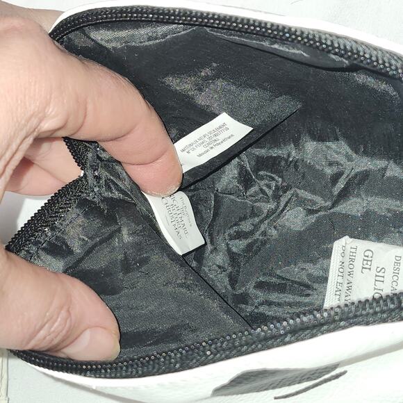 VHTF OG Heart Logo Loungefly NBC Makeup Pouch - Picture 4 of 10